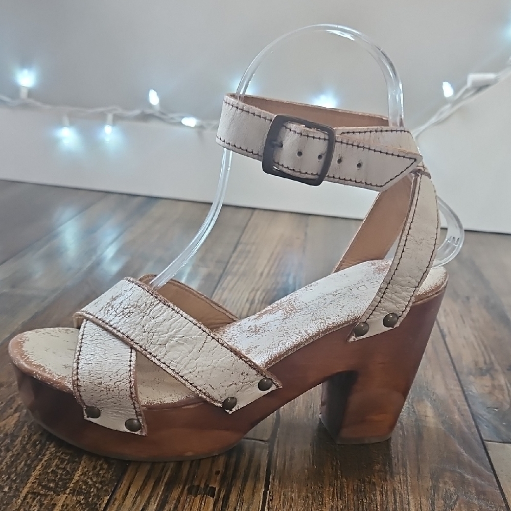 Bed Stu Kalah White and Brown Distressed Leather‎ Boho Platform Sandals Size 7